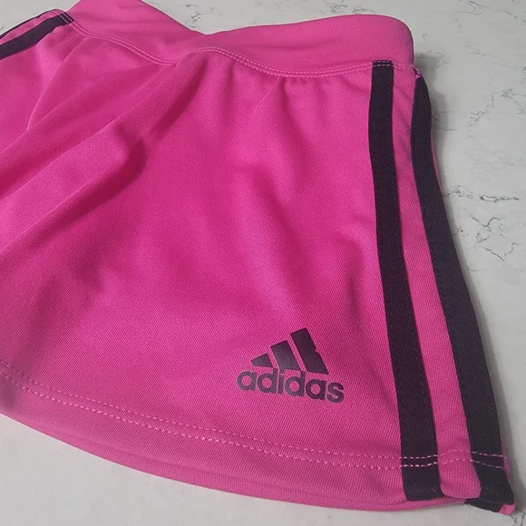 Adidas hot pink with black stripes skort skirt size 2T - Picture 4 of 8